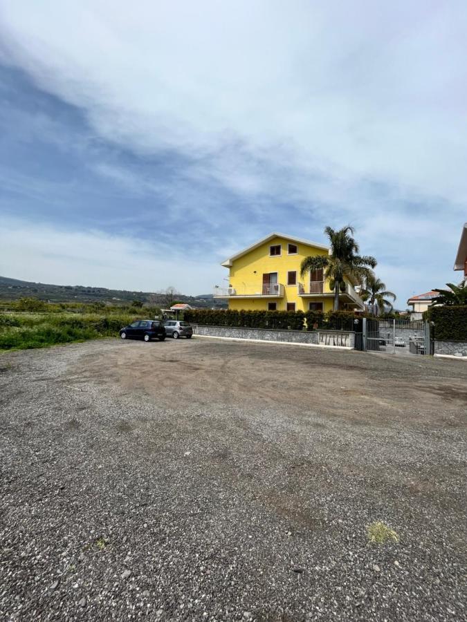Apartmán Yellow House Fiumefreddo di Sicilia Exteriér fotografie
