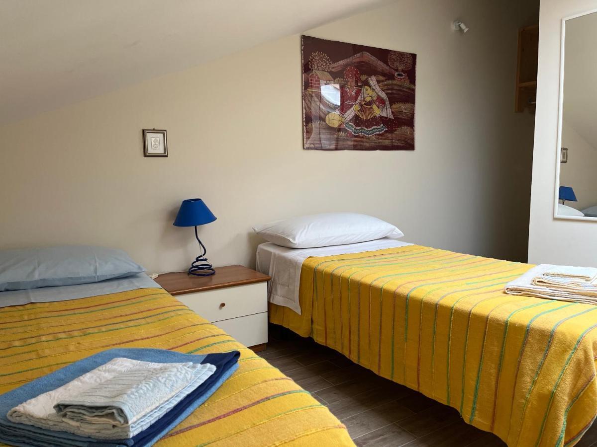 Apartmán Yellow House Fiumefreddo di Sicilia Exteriér fotografie